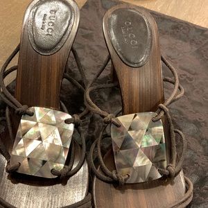 Gucci heel sandal with shell